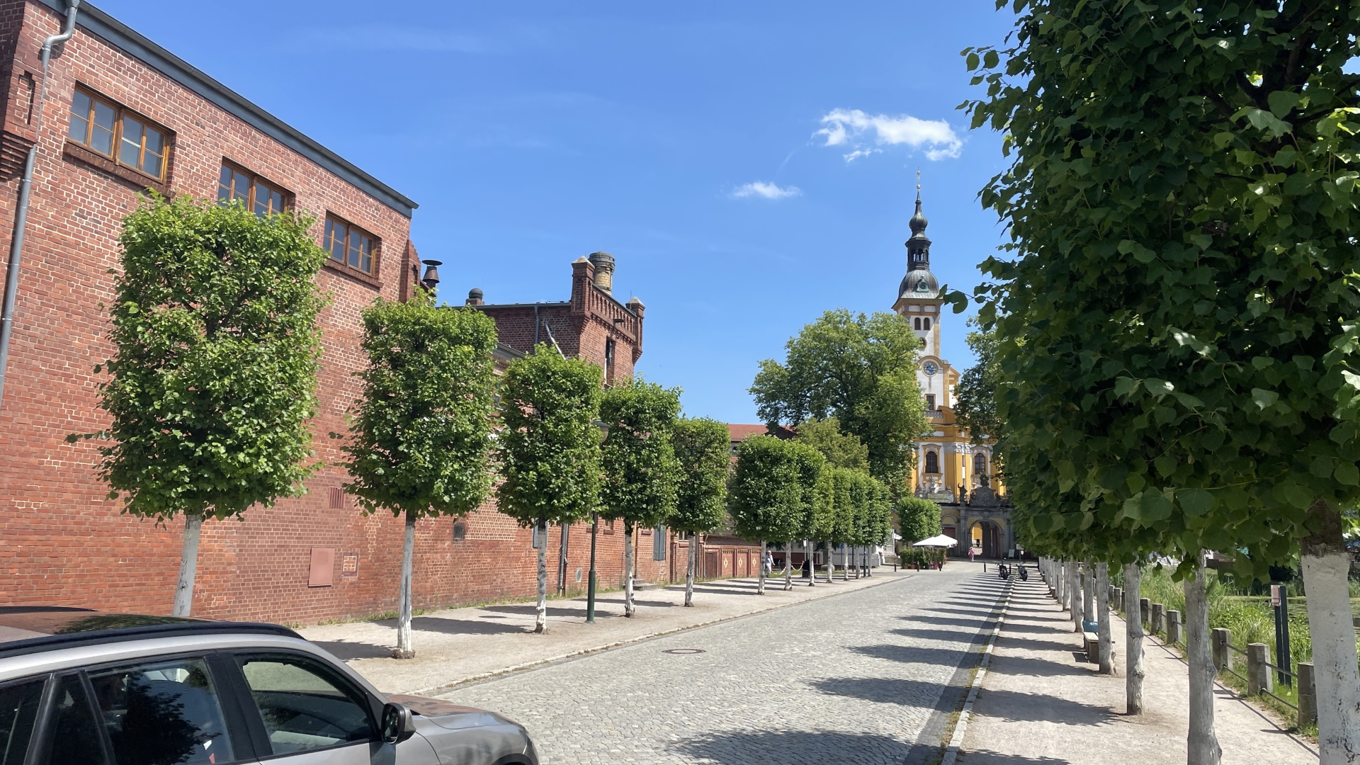 Neuzelle-2 die Brauerei und Klosterblick