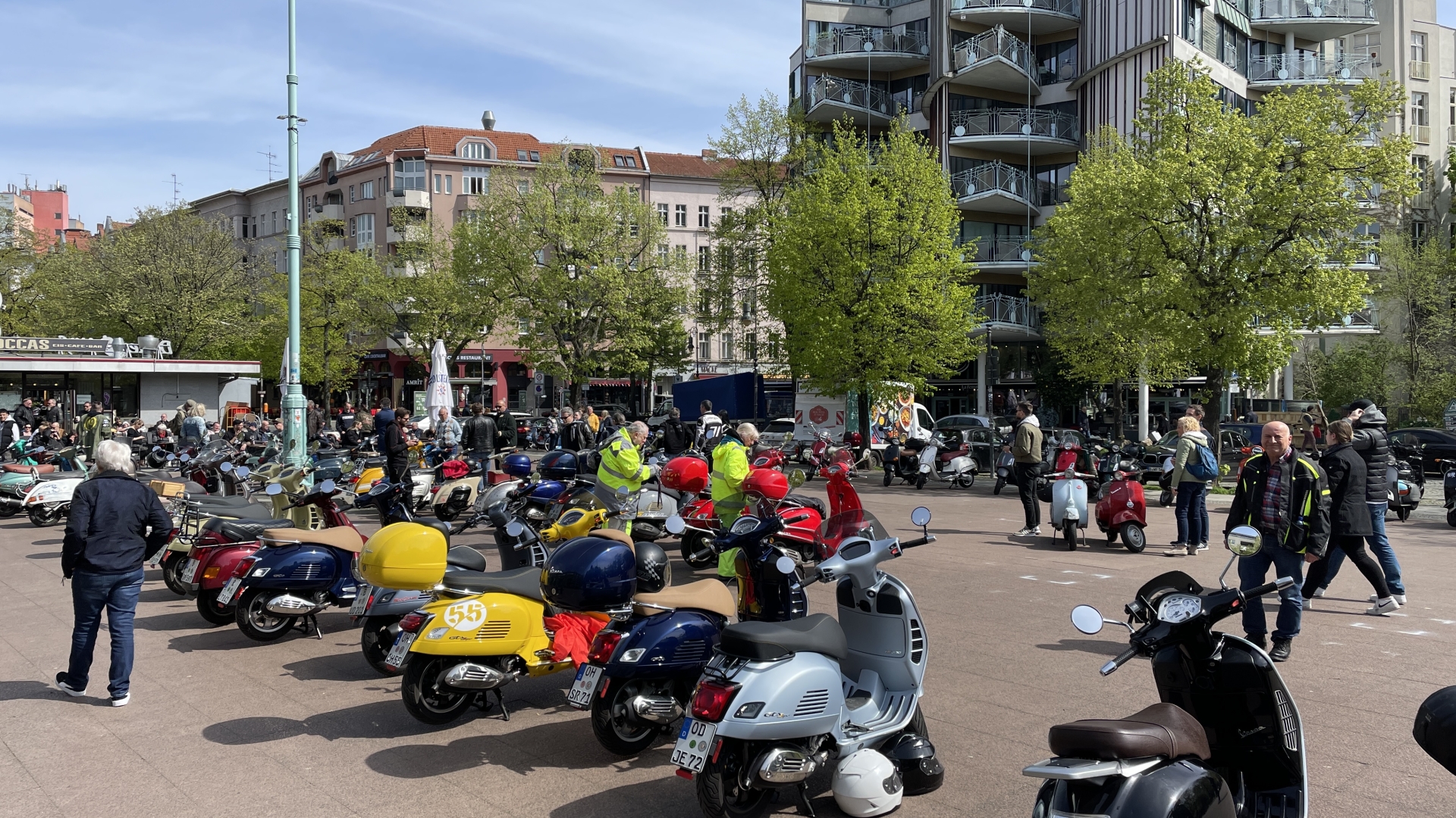 2023 Winterfeldtplatz Anrollern